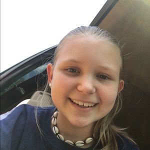 Meet your Posher, Lena